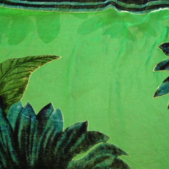 Stunning Aris A Silk Velvet Sunflowers Blue Green Tassel Edge Square Wrap Scarf - Picture 11 of 16